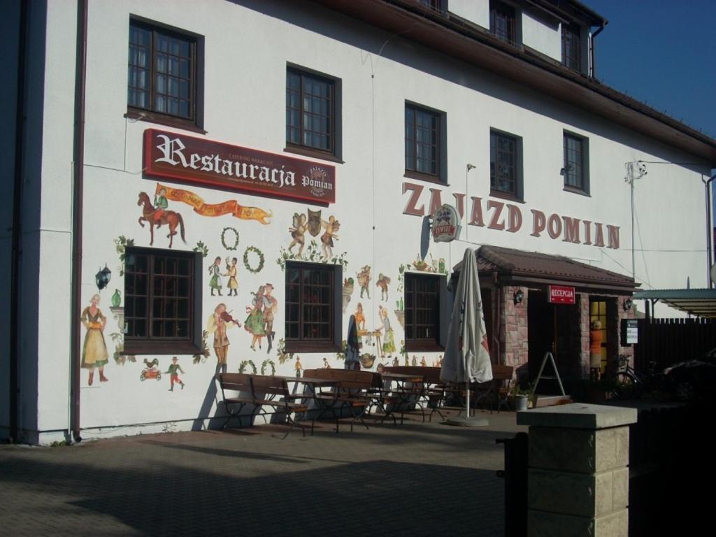 Zajazd Pomian Ozarow Mazowiecki Dış mekan fotoğraf