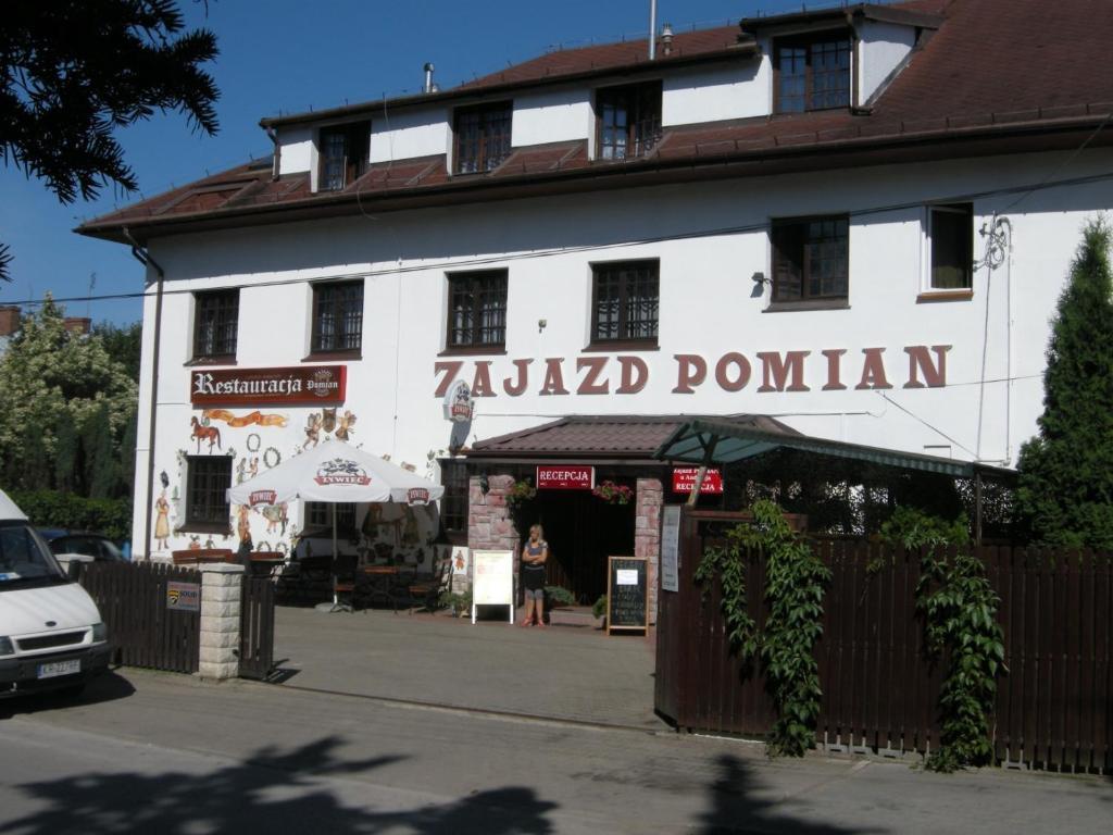 Zajazd Pomian Ozarow Mazowiecki Dış mekan fotoğraf