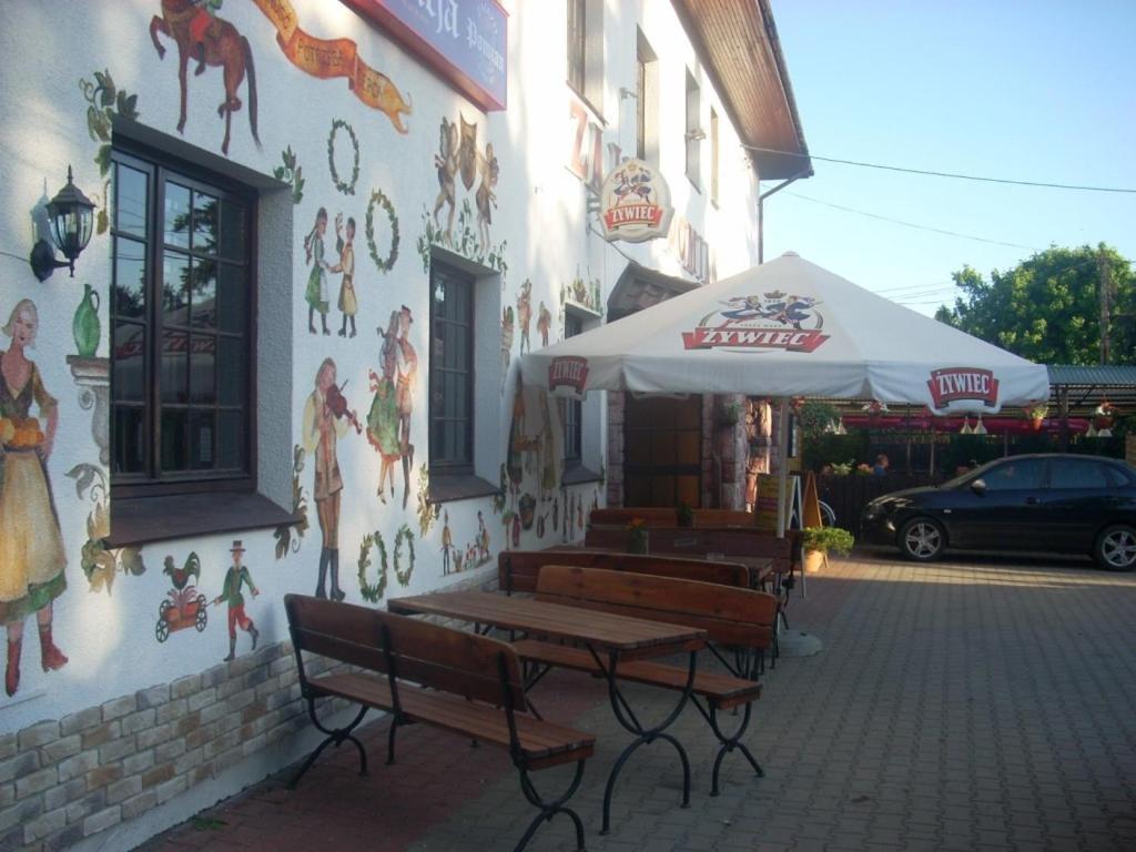 Zajazd Pomian Ozarow Mazowiecki Dış mekan fotoğraf